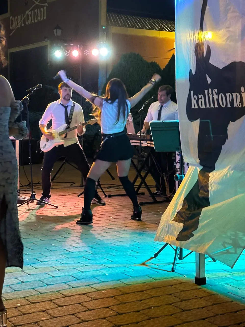 Orquesta Kalifornia · Carril Cruzado, Villa García del Llano