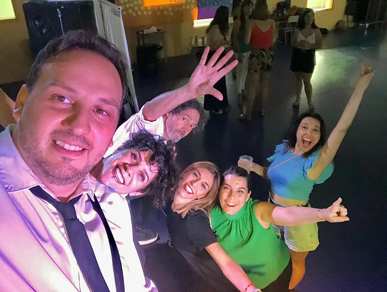 Montaje del trío de Orquesta Kalifornia en el Colegio Aquila, Parla