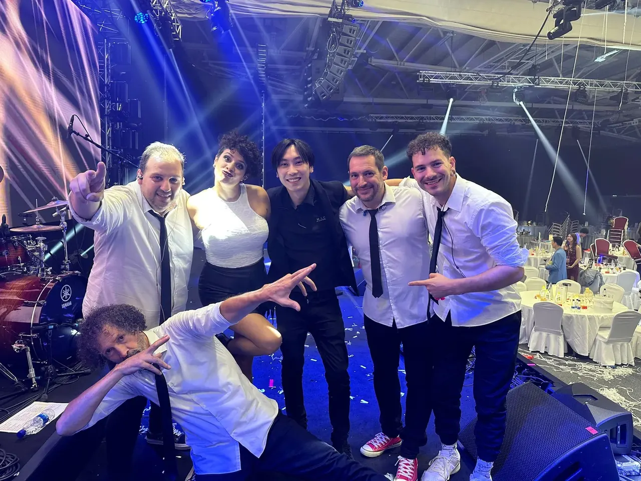 Quinteto de Orquesta Kalifornia en el FC Valur, Reikiavik