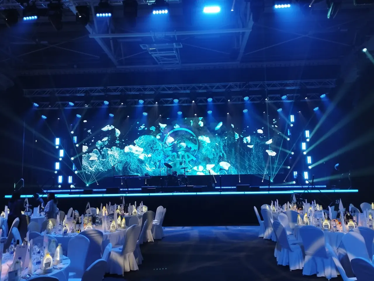 Voz de Orquesta Kalifornia en el evento del FC Valur, Reikiavik
