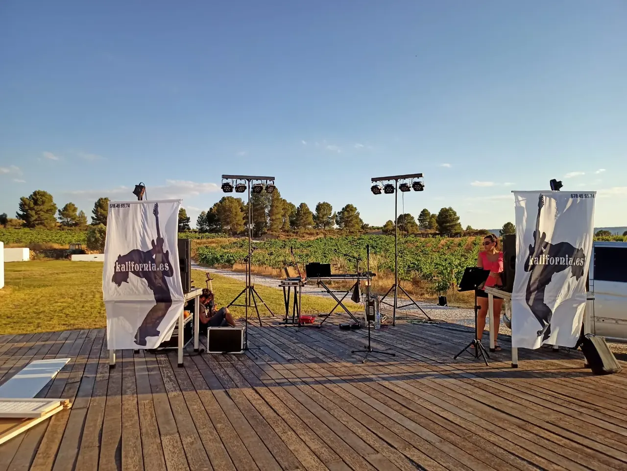 Mesas de la boda en la Finca Cor Ví, bajo la cubierta, en Los Isidros