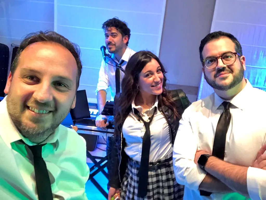 Voz de Orquesta Kalifornia en la boda de La Daya, Calasparra