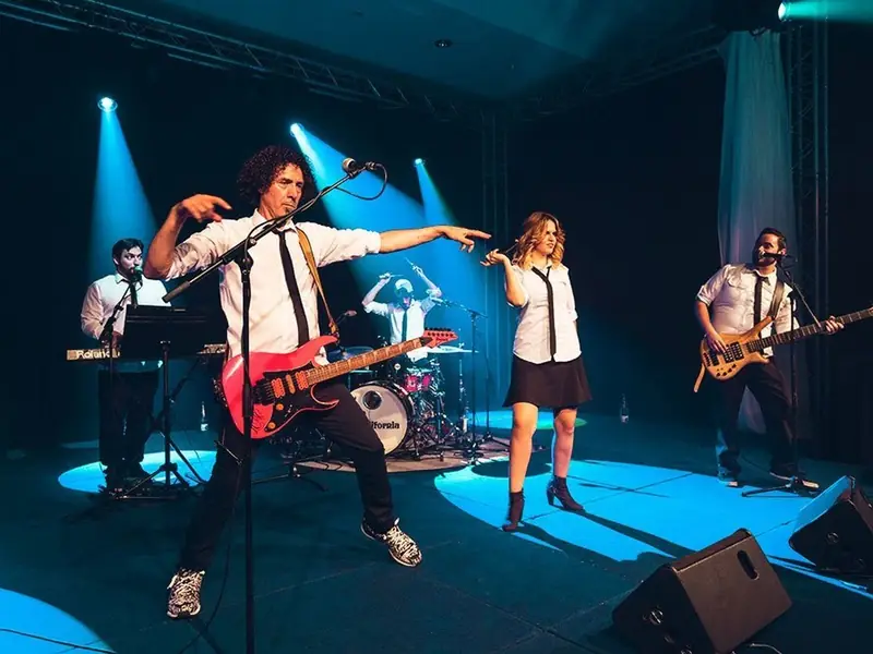 Orquesta Kalifornia en directo · orquesta para bodas en Ávila