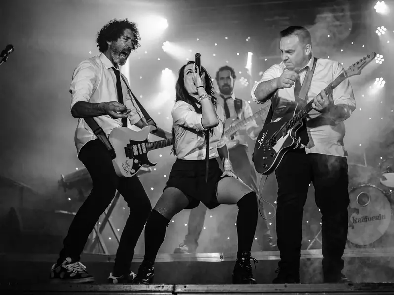 Orquesta Kalifornia en directo · orquesta para bodas en Málaga