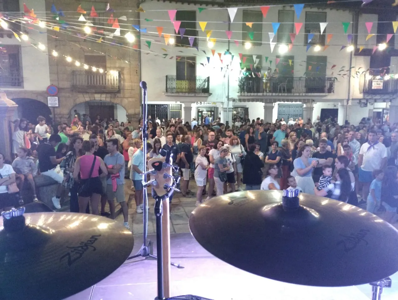 Orquesta Kalifornia · Plaza de Hervás, Hervás