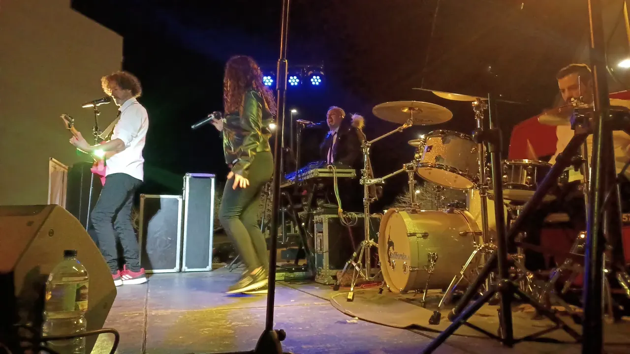 Cuarteto plus de Orquesta Kalifornia en la calle de Puebla de Farnals