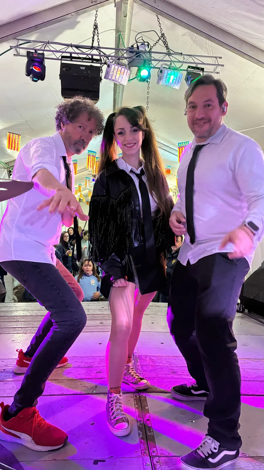 El cuarteto de Orquesta Kalifornia en la fiesta de la Falla Martirs, Foios