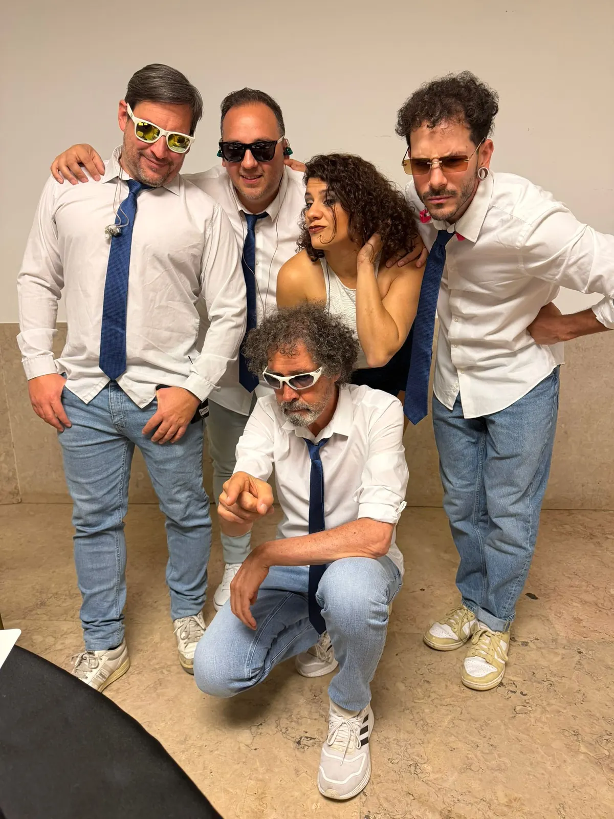 El quinteto de Orquesta Kalifornia antes de la gala de empresa en el Pátio da Galé, Lisboa
