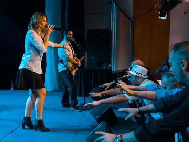 Orquesta Kalifornia en directo en Valdesotos